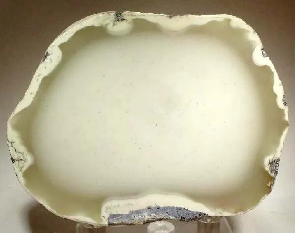 Photo: Robert M. Lavinsky, CC BY-SA 3.0 Polished datolite nodule, Keweenaw County