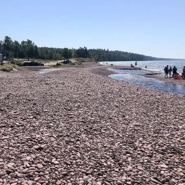 Photo: S. J. G., CC BY-SA 4.0 Rhyolite beach on Lake Superior